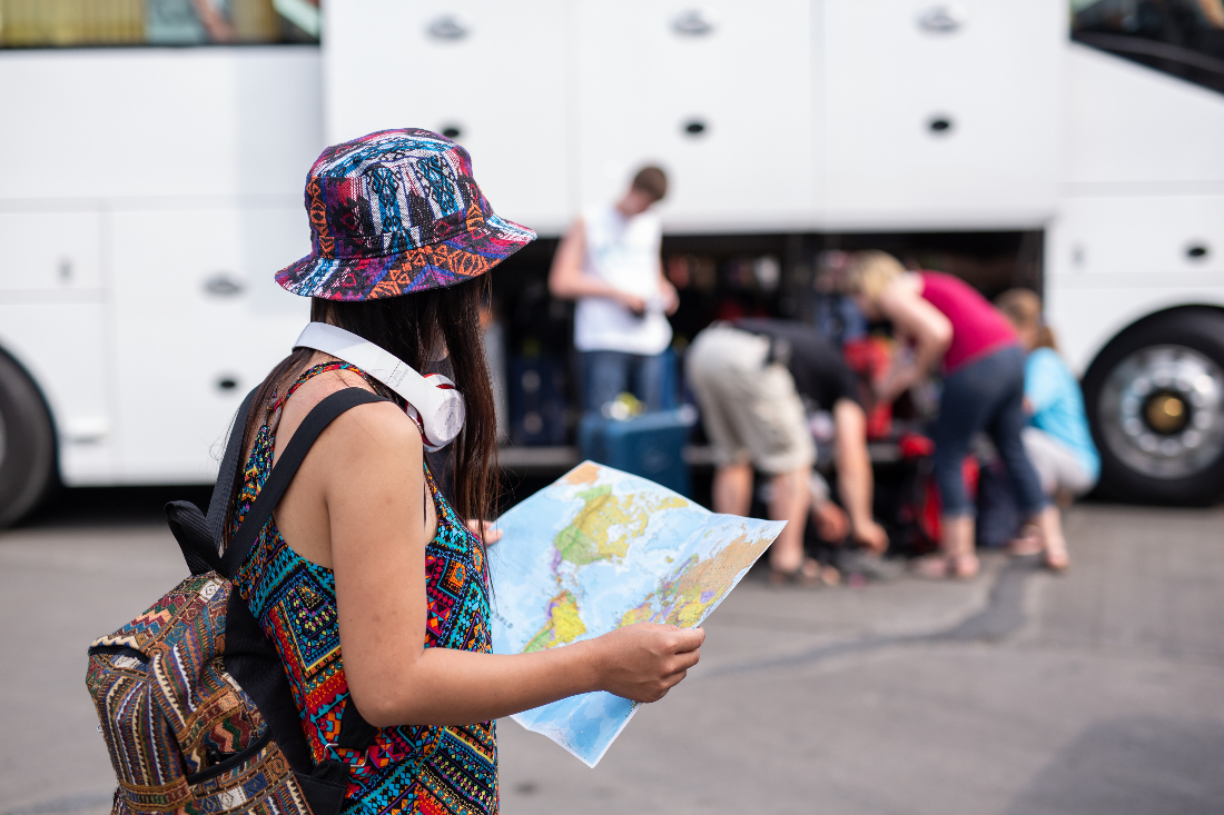 Como se vestir confortavelmente para longas viagens de ônibus